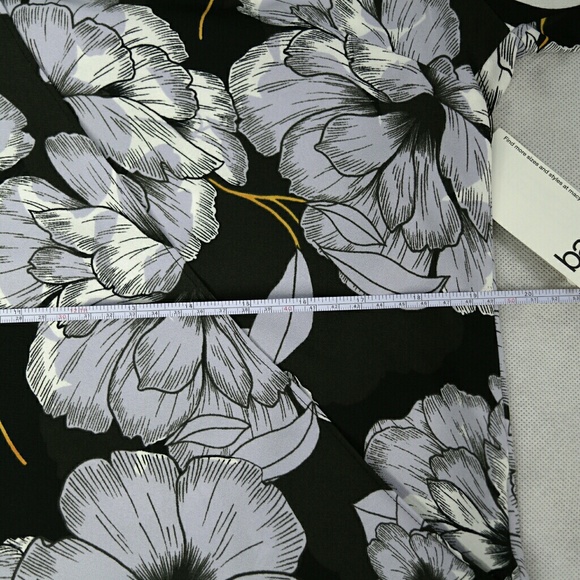Final price Macy's wrap around style floral Top - Picture 6 of 6